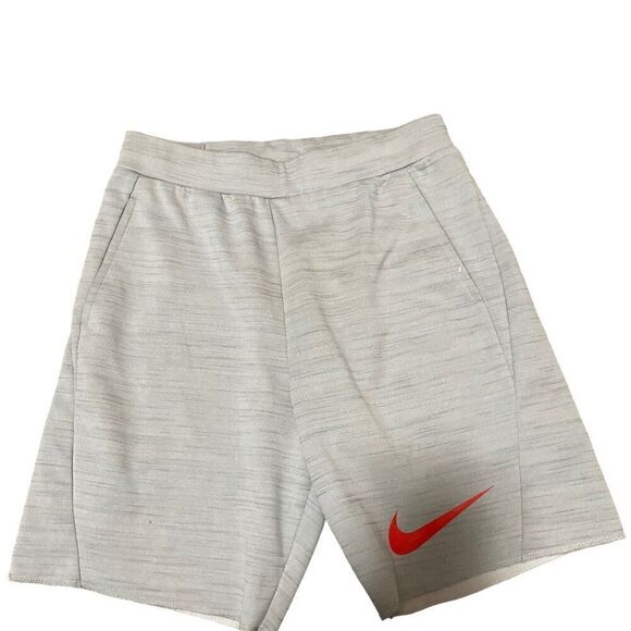 Nike 841811-012 Therma Fit Dri-Fit Hangtime Red Swoosh Athletic Shorts Men's Lg - Picture 1 of 6